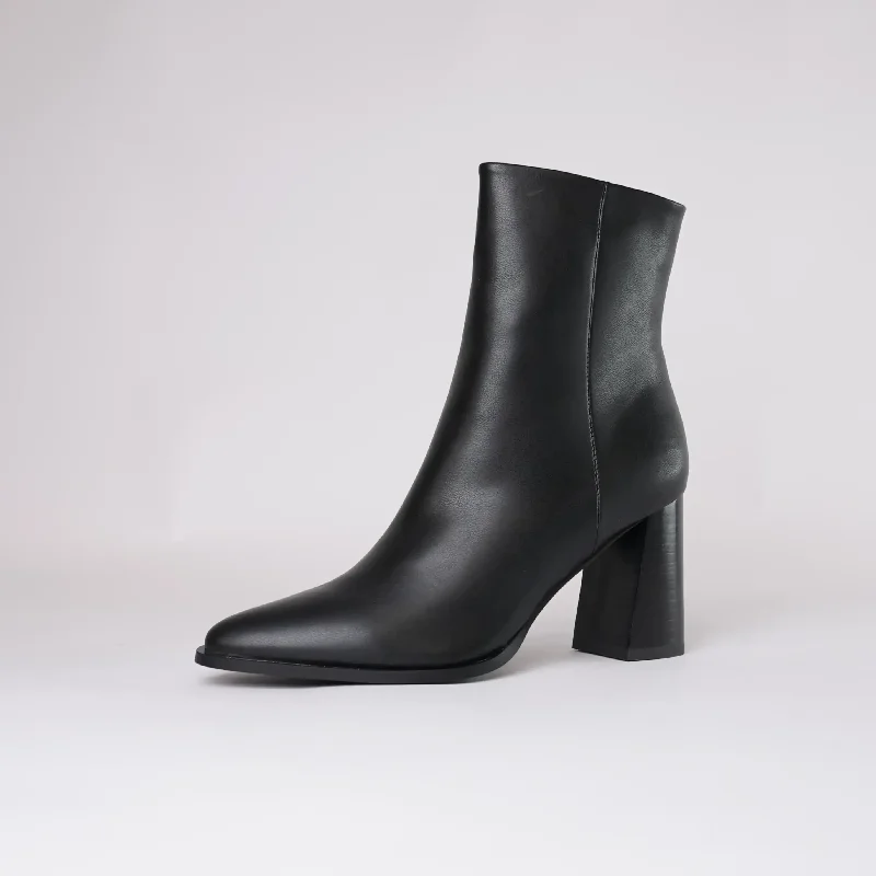 Kaysen Black Ankle Boots