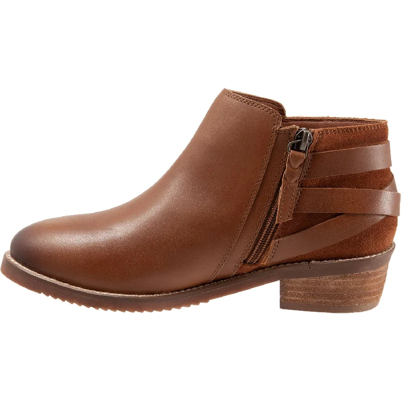 Women's SoftWalk Raleigh Cognac Leather