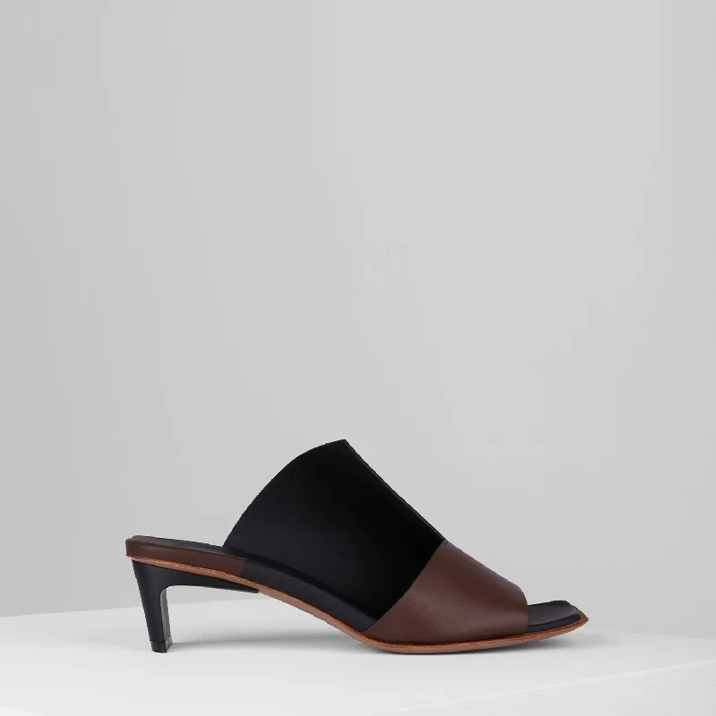 Canvas Sandals in Bruciato Nero