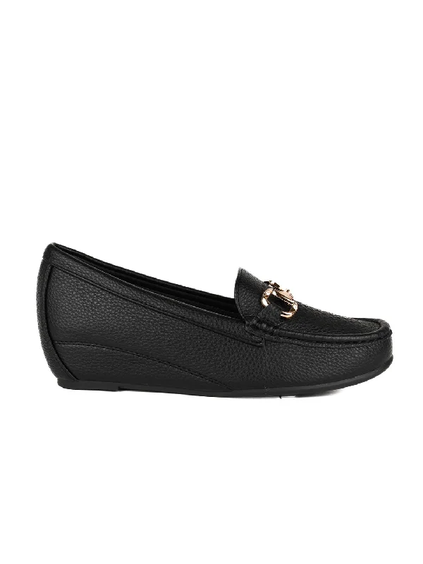 Women Black Textured Loafers