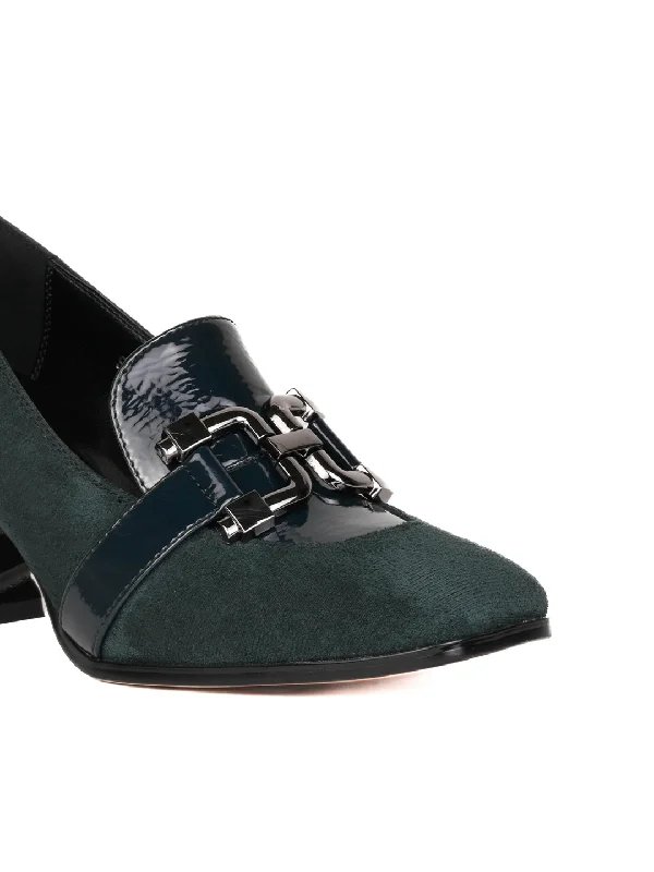 Women Green Solid Loafers