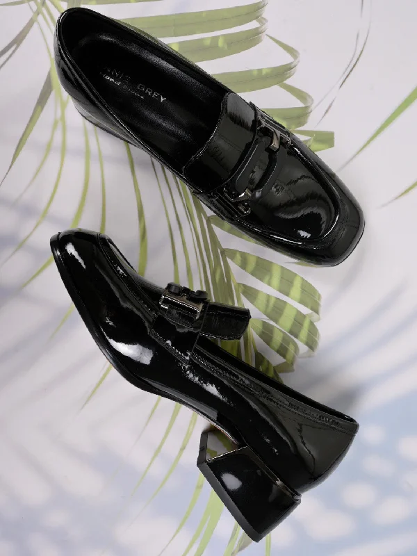 Women Black Solid Loafers