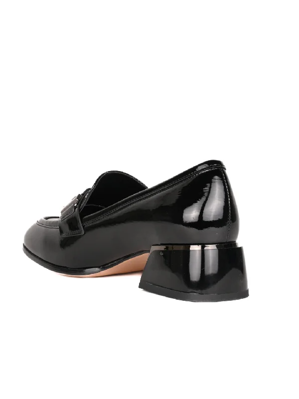 Women Black Solid Loafers