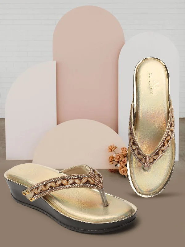 Graceful & Stunning Design Pearl Embellished Fashionable Platform Slippers