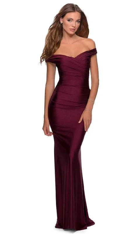 La Femme - 28450 Off-Shoulder Ruched Jersey Simple Prom Sheath Dress